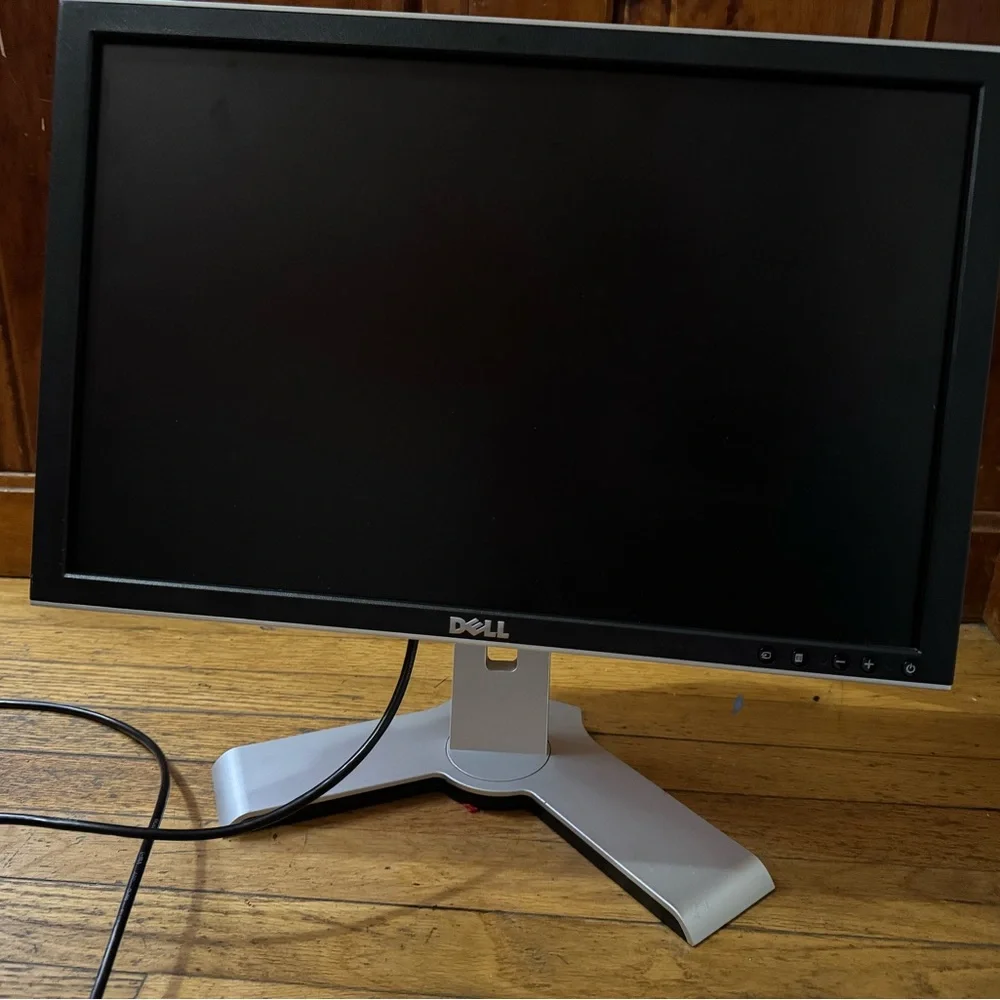 Dell 20” Black and Silver LCD (Flat panel) Monitor with Adjustable Stand
